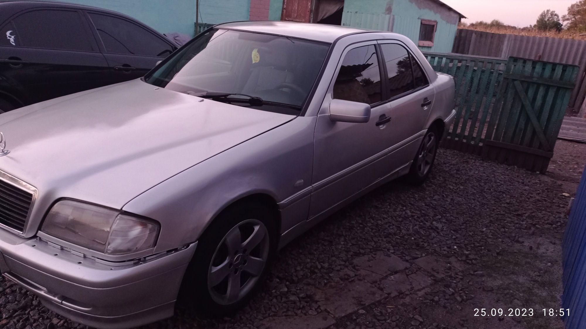 Мерседес w202 кузов с200 1998год.