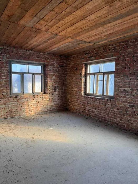 Продаж будинку біля Почаєва