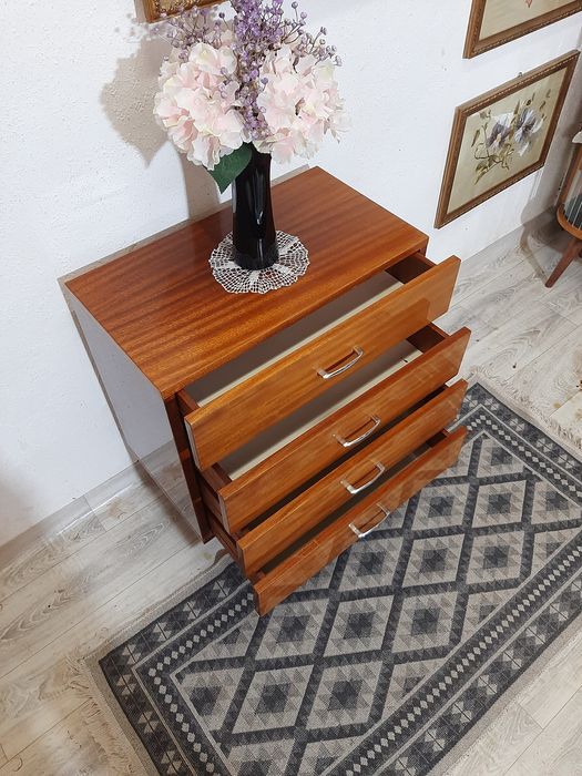 Mała komoda vintage