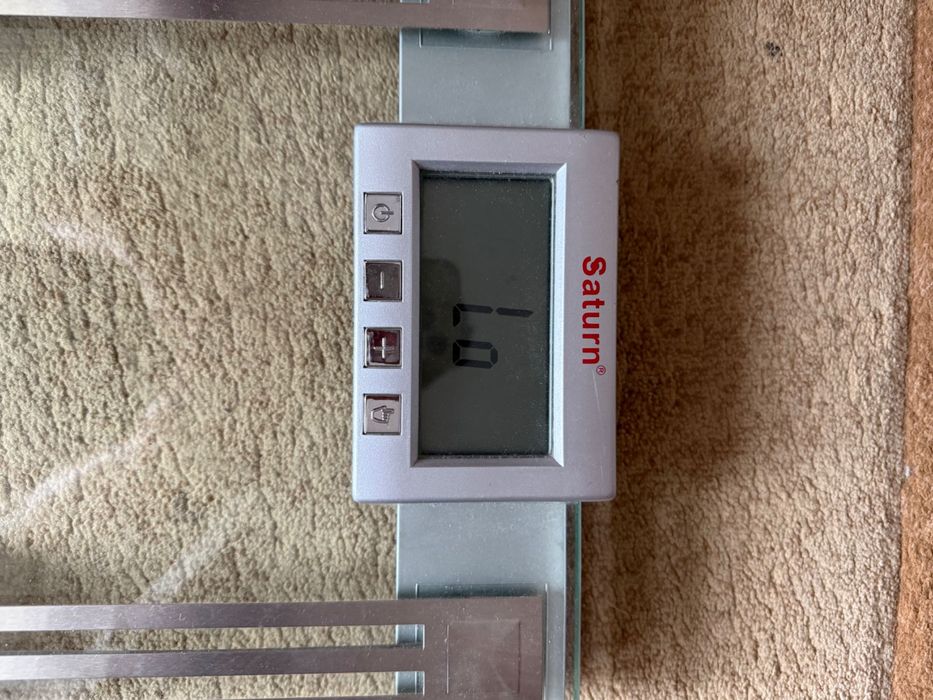 Продам напольні ваги недорого