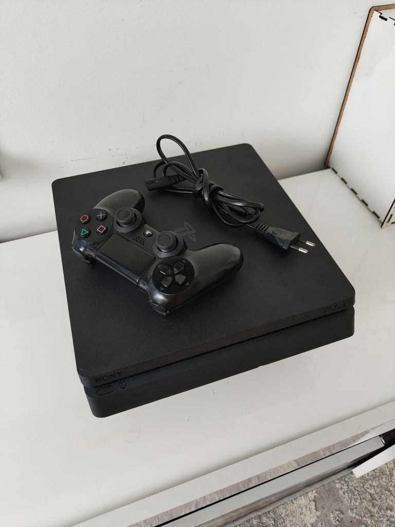 Sony PlayStation 4 slim 1 тб PS4 slim ігрова консоль