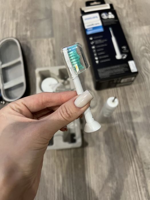 phillips sonicare зубна щітка + футляр