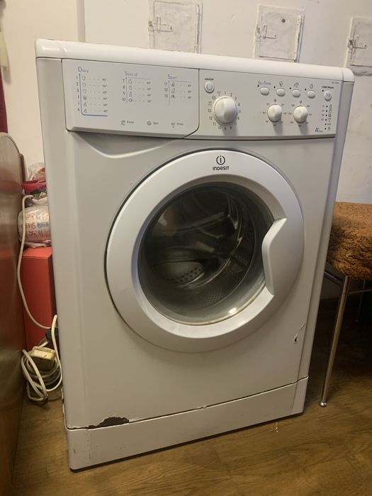 Пральна машинка Indesit б/у не дорого