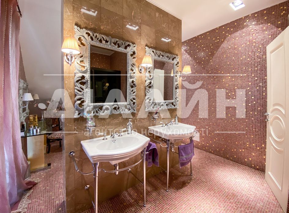 LUXURY поместье  в закрытом ЖК ,со своим пляжем в городе !