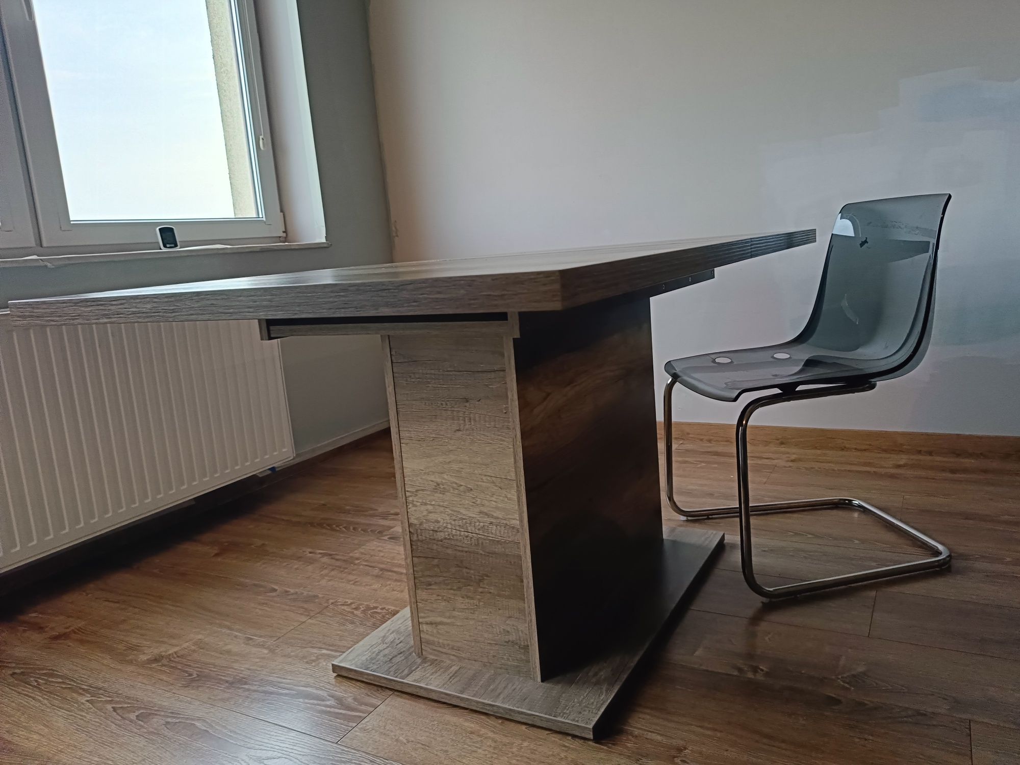 Stół (160×90) i 4 krzesła Ikea (szer. 47)