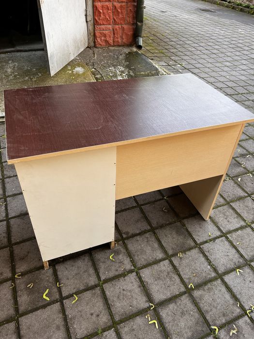 Офвсний стіл