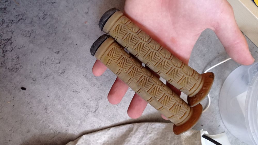 Gripy/chwyty BMX haro z kołnierzami