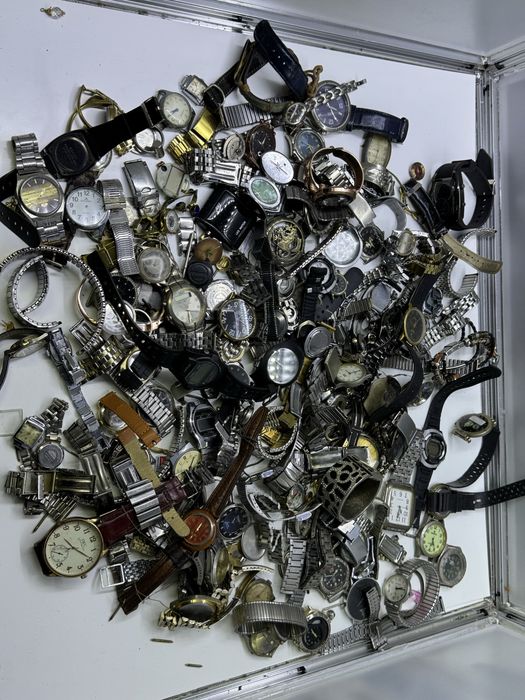 Часы на запчасти