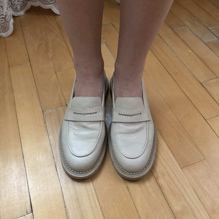 Лофери шкіряні молочні Estro