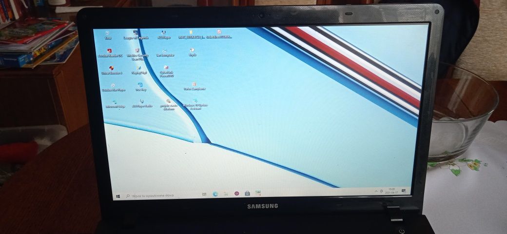 Laptopy 2 Samsungi z miesięczna gwarancja rozruchową