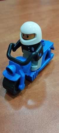 Klocki LEGO Motocykl policjanta z figurką