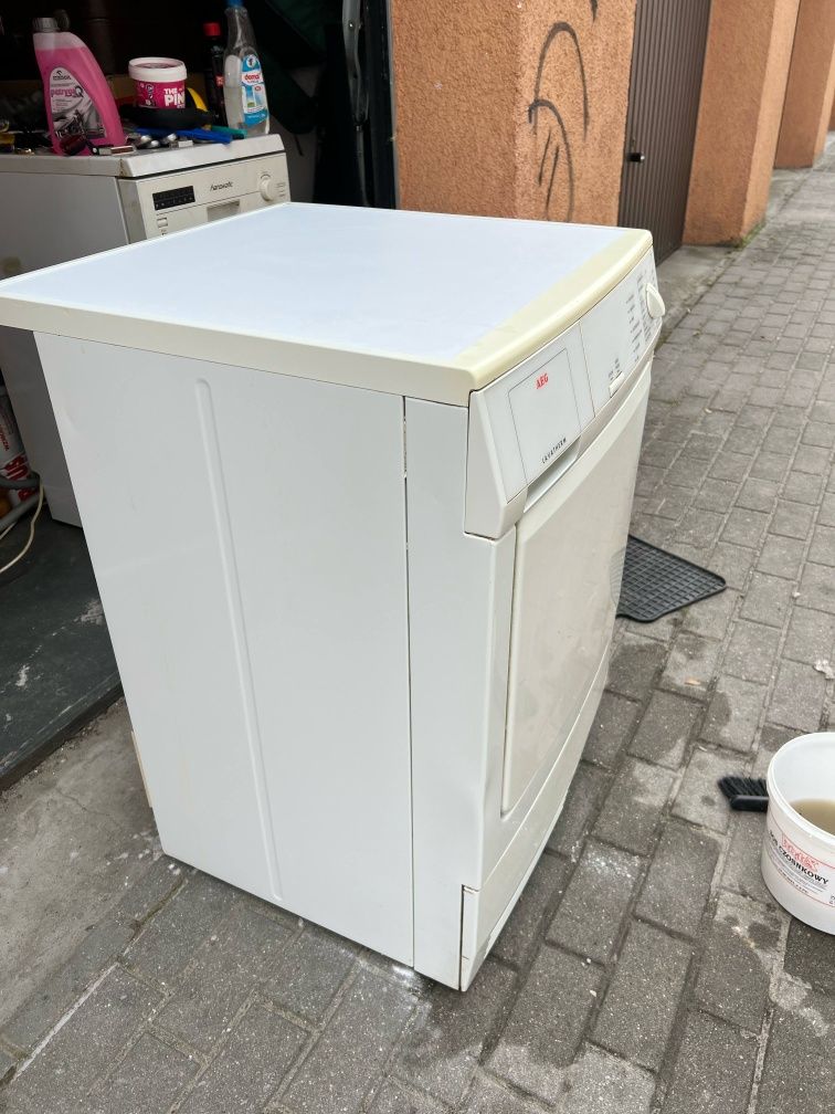 Sprzedam suszarką AEG
