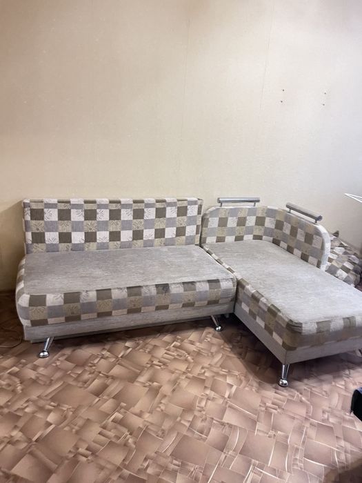 Диван угловой бу