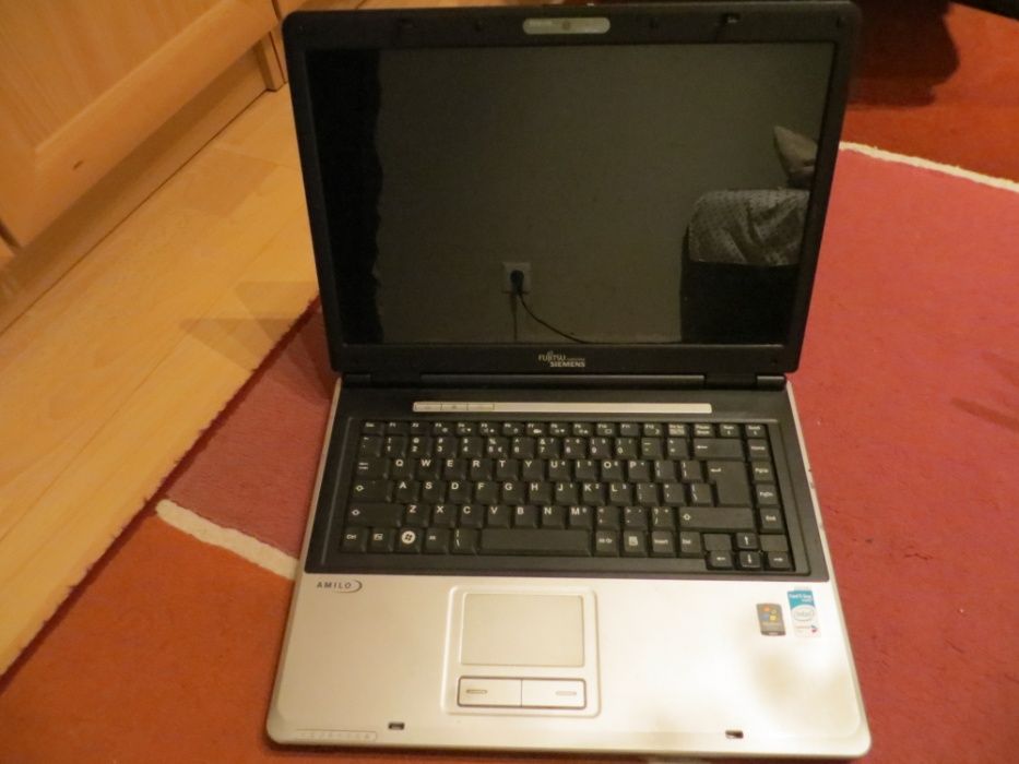 Laptop Fujitsu Computers Simens Uszkodzony