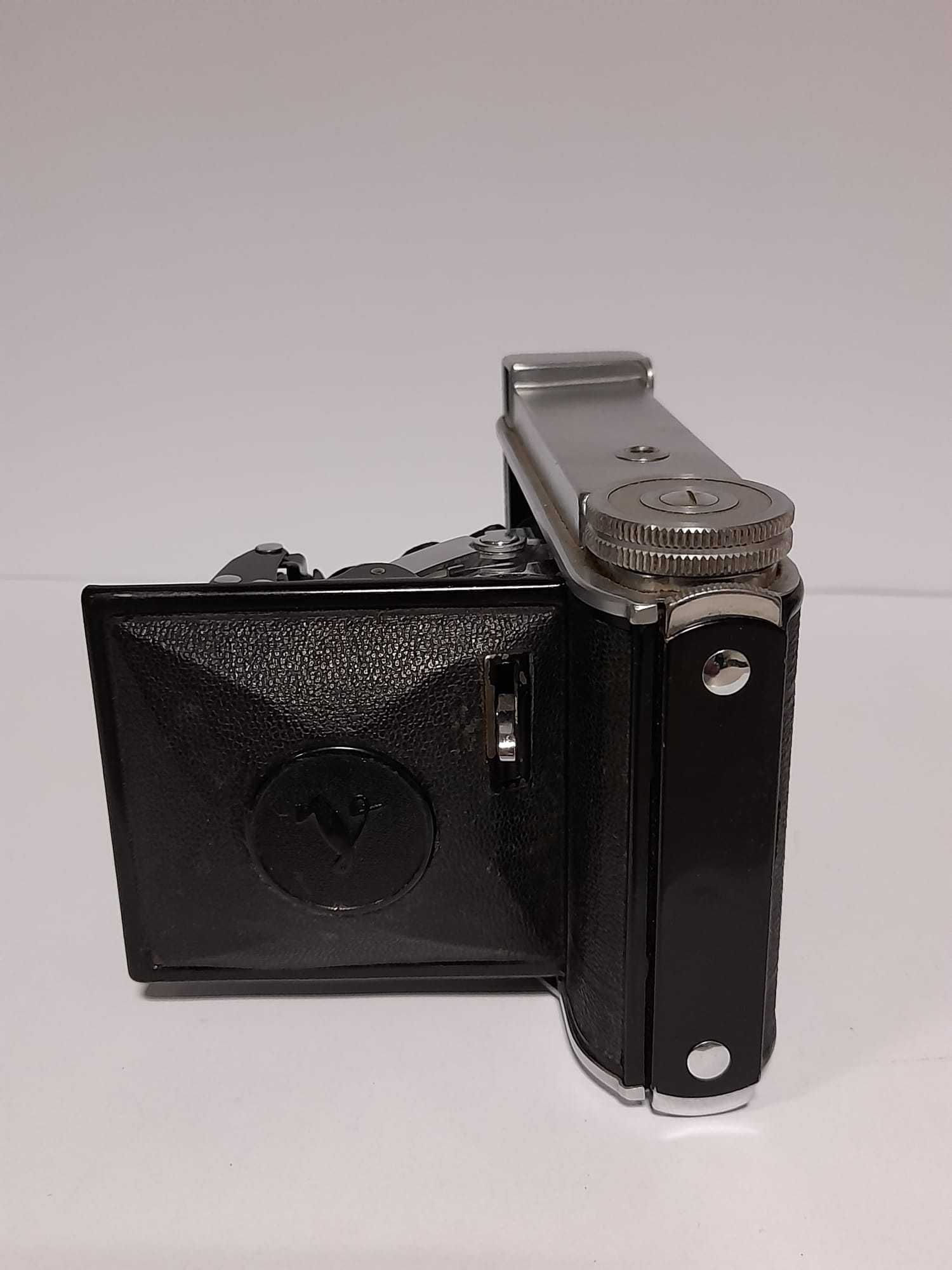 Máquina fotográfica de fole antiga - Voigtländer Bessa 66