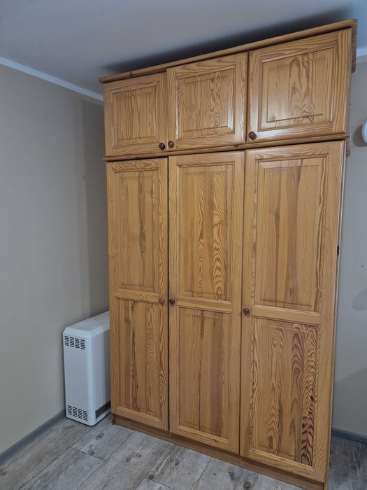 Szafa, sosnowa z nadstawką 3-drzwiowa