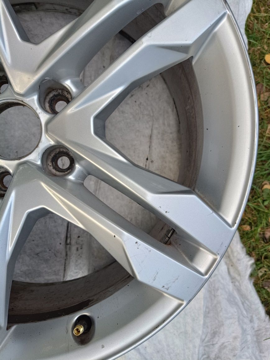 Audi a4 b9 8w9 allroad felga pojedyncza 18 cali et29 7.5j orginał