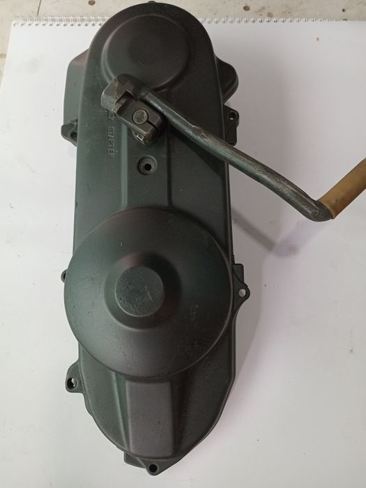 Крышка вариатор на скутер Сузуки Серпия