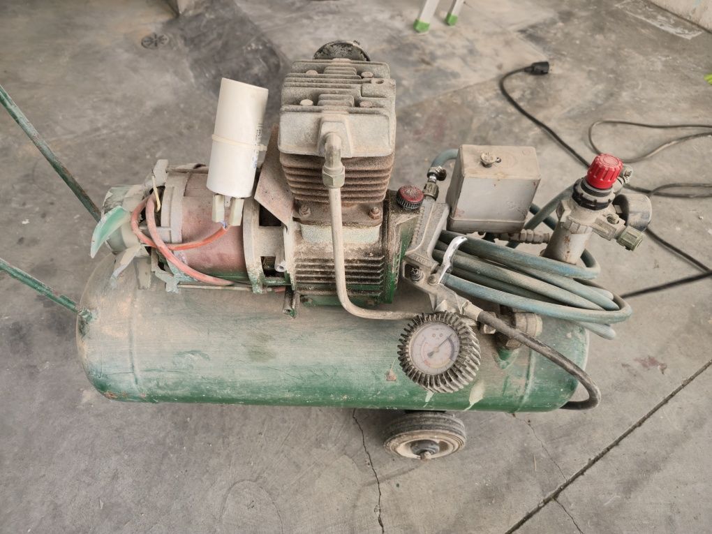 Compressor com pesa a ar