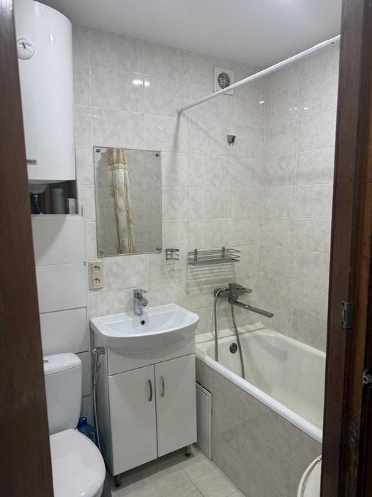 Продам 2-к квартиру с ремонтом, 2/5 эт, центр Черемушек (3-251-264 ОФ)