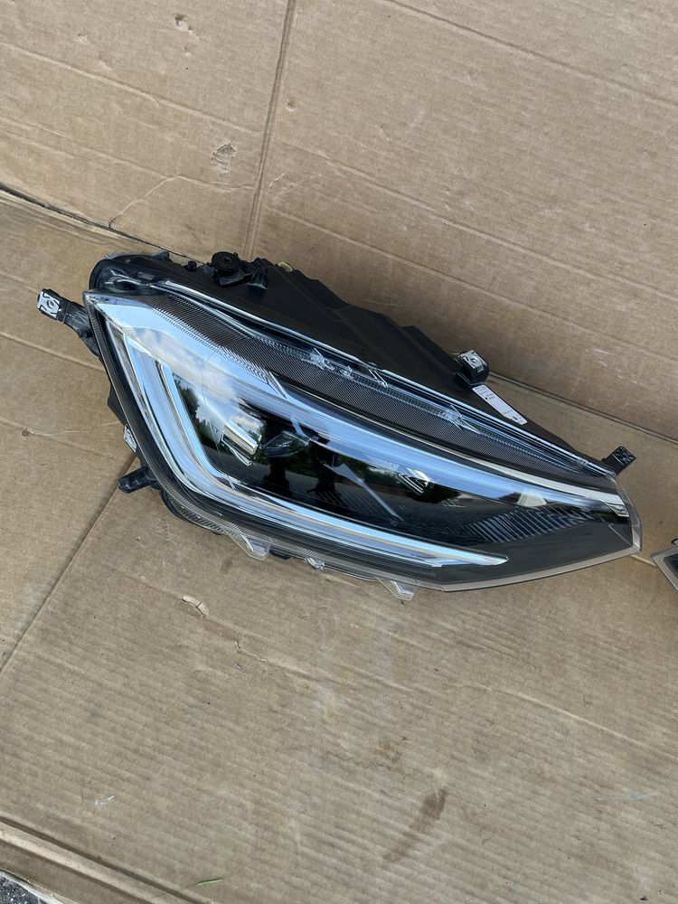 Lampa reflektor vw taigo r line 2023r przód prawa lewa led