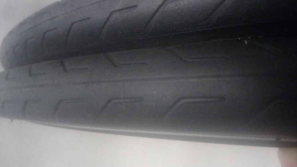 Opona szosowa 700x28C decathlon odblask Nowe