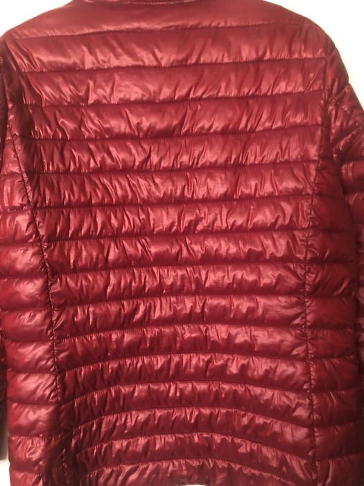 Продам весняну куртку.