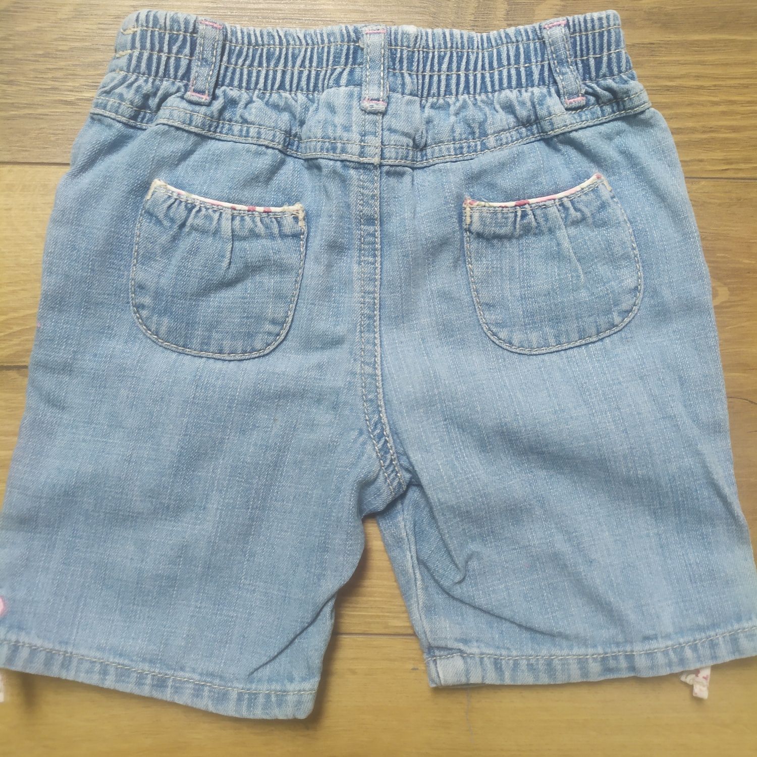 Spodenki krótkie jeansowe rozmiar 74- 9 miesięcy Oshkosh