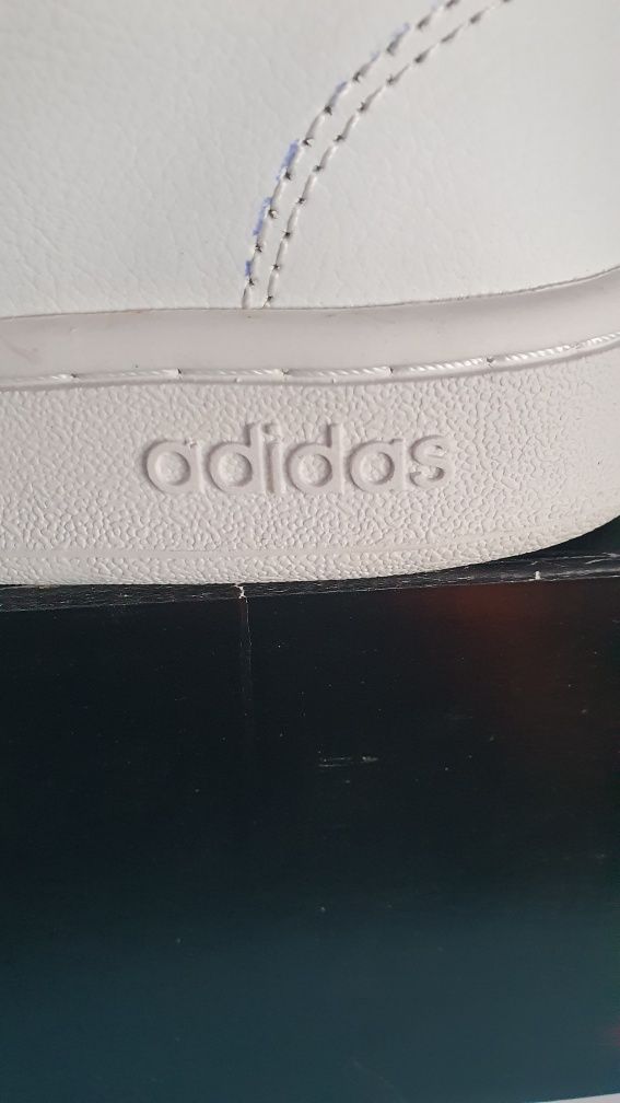 Buty damskie sportowe Adidas Advantage rozmiar 391/3