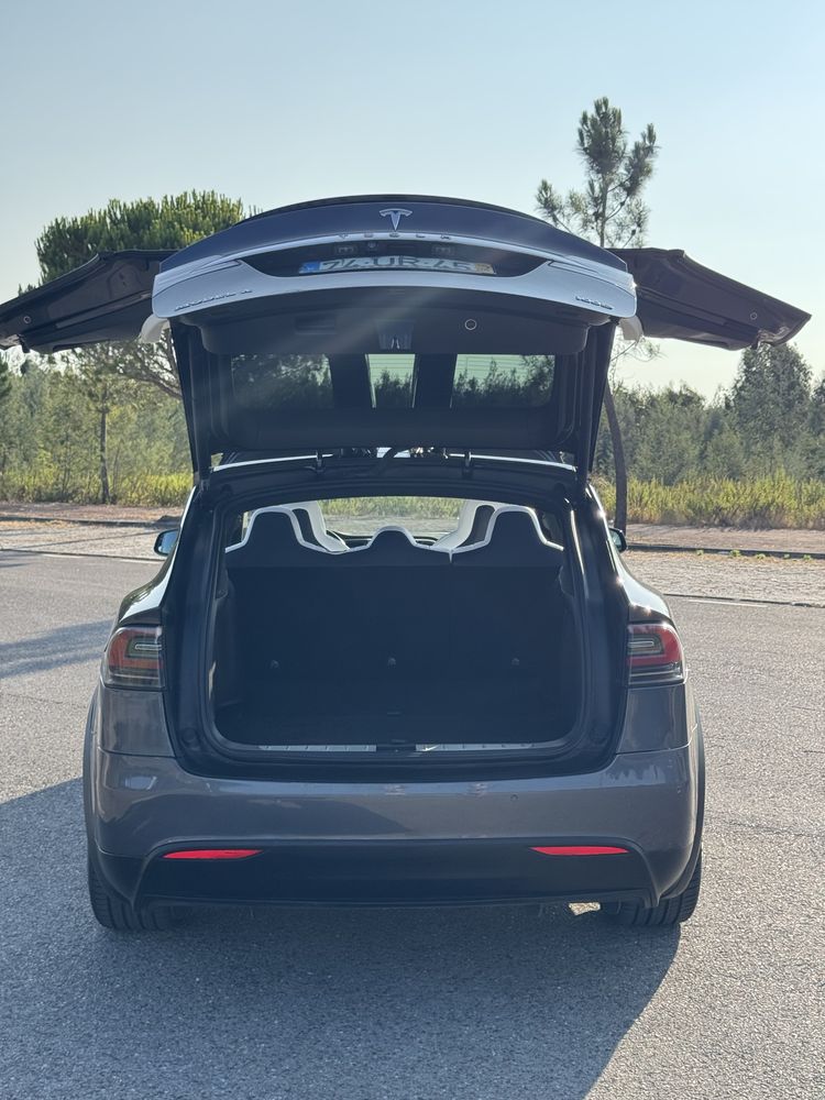Tesla Model X 100D