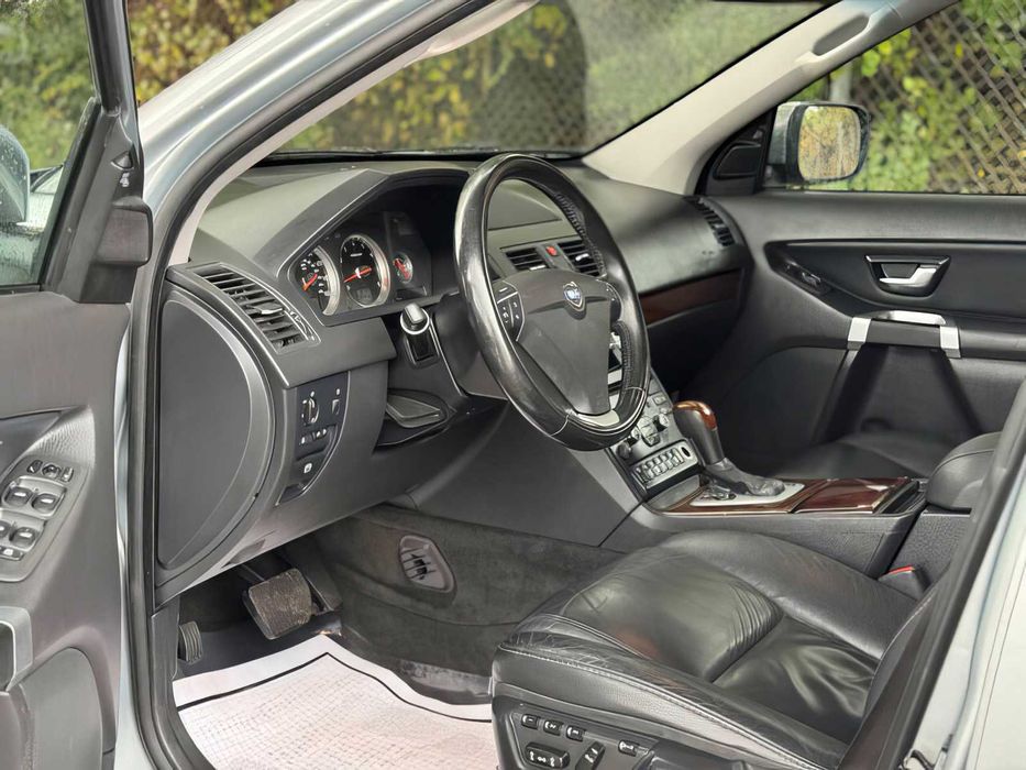 Volvo XC90      2014