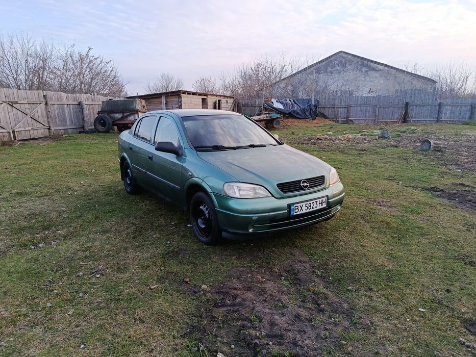 терміново Опель Астра 2008року