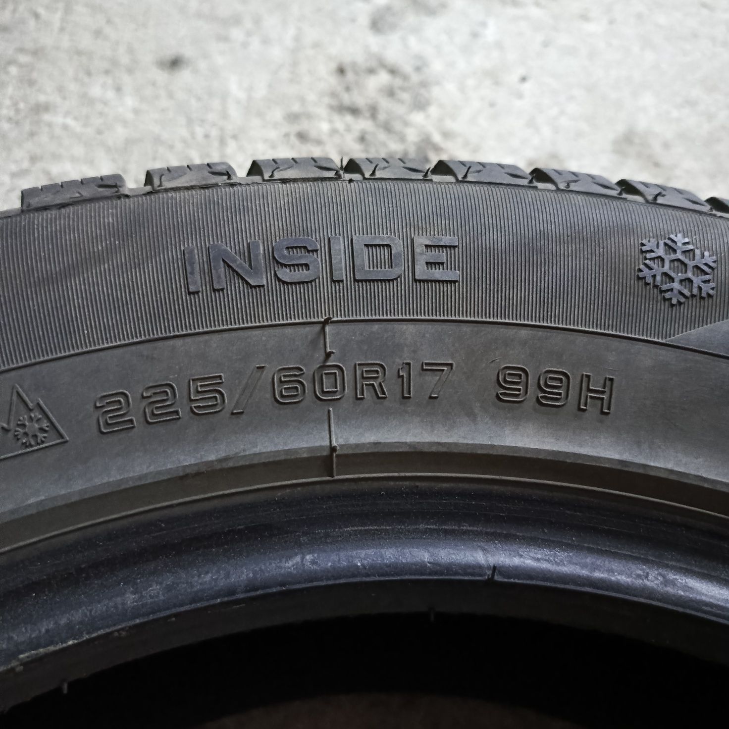 Opony zimowe komplet 225/60R17 99H