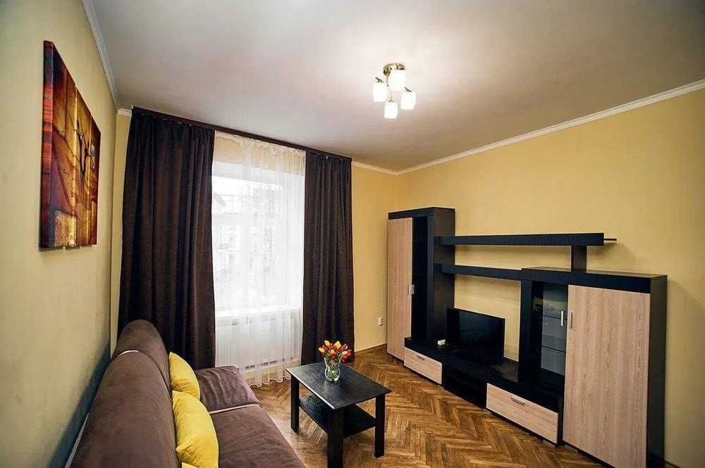 Оренда 2 кімнатної квартири у центрі Львова Пл. Євгена Маланюка