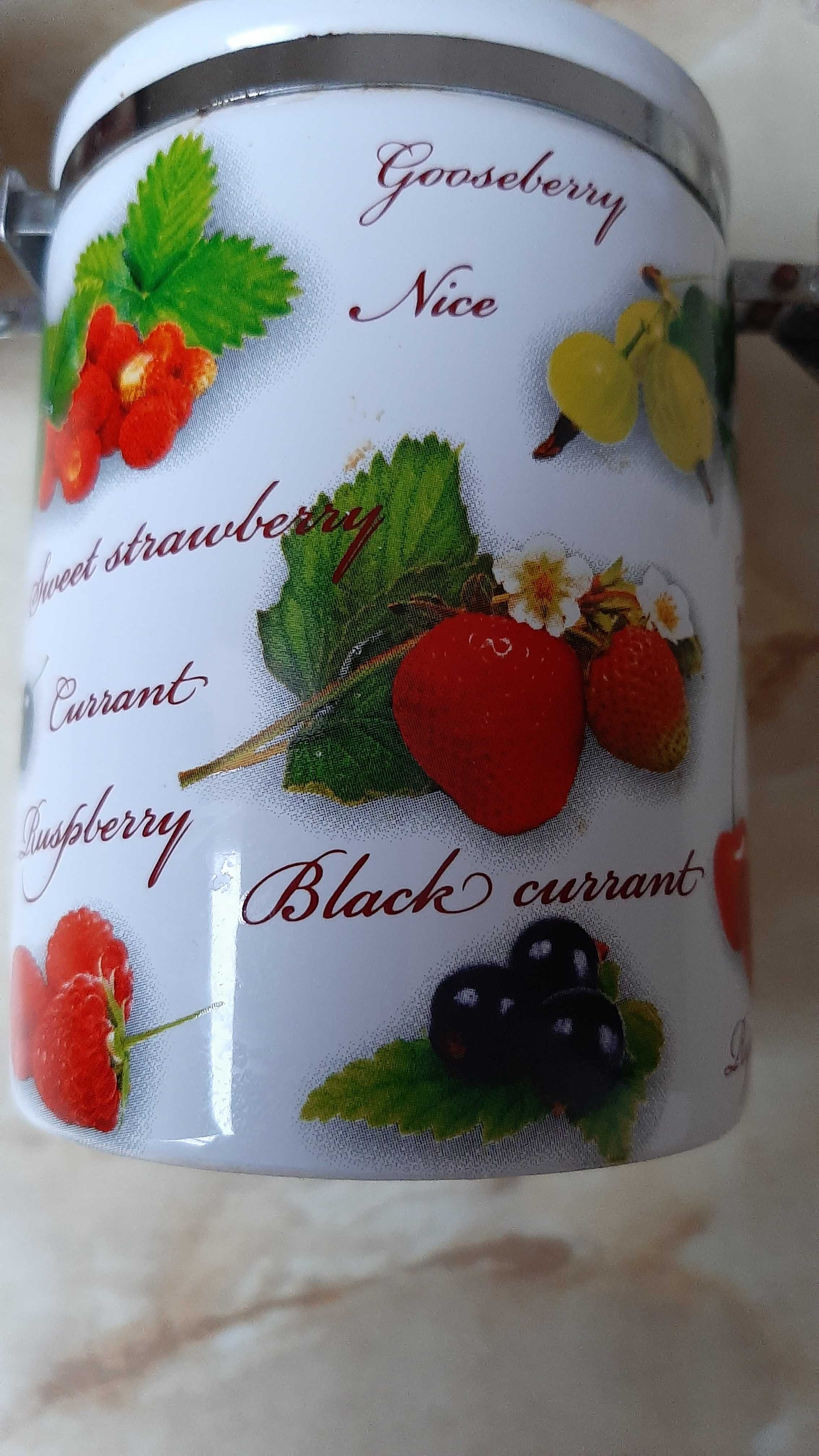 Продам керамическую баночку