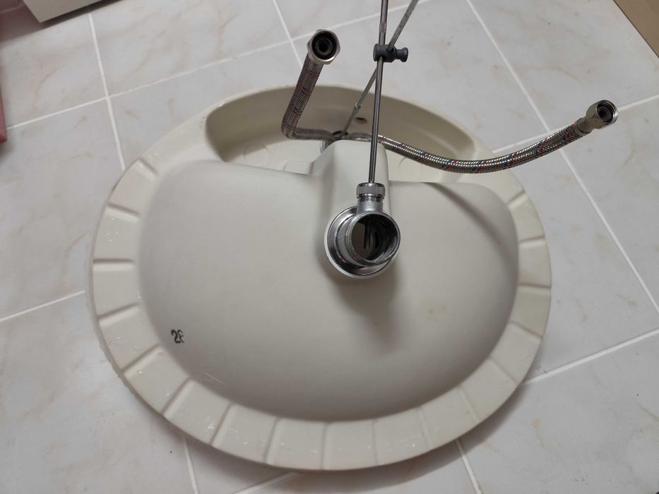 Lavatório de Encastrar Sanitana com misturadora Zenite (Usado)