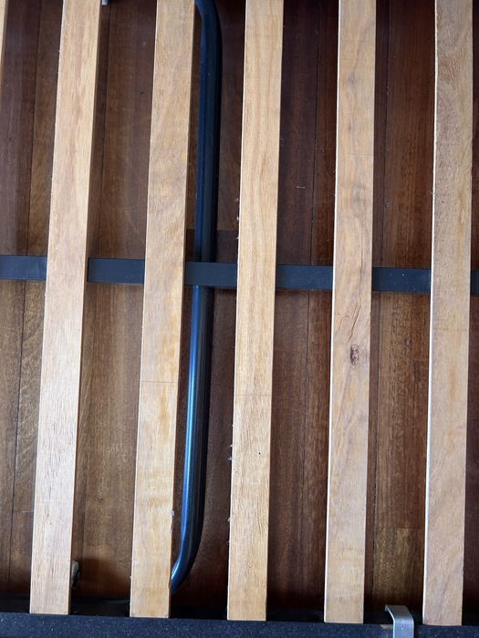 Cama solteiro + 2 colchoes otimos com opção de abrir p/ tamanho casal