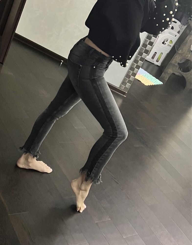 Джинсы Zara