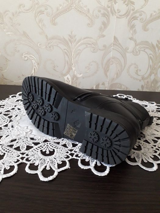 Жіночі зимові шкіряні черевики 39р.