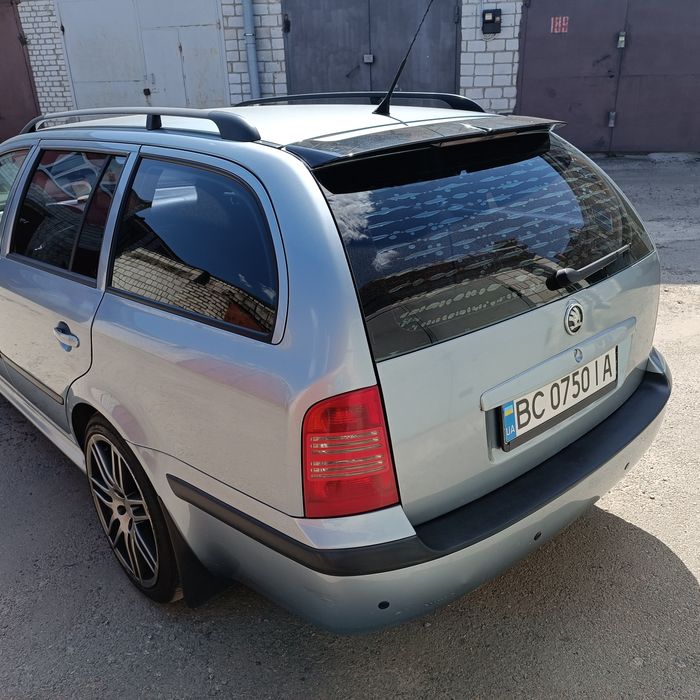 Skoda Octavia Tour 1.8т  4*4 2006