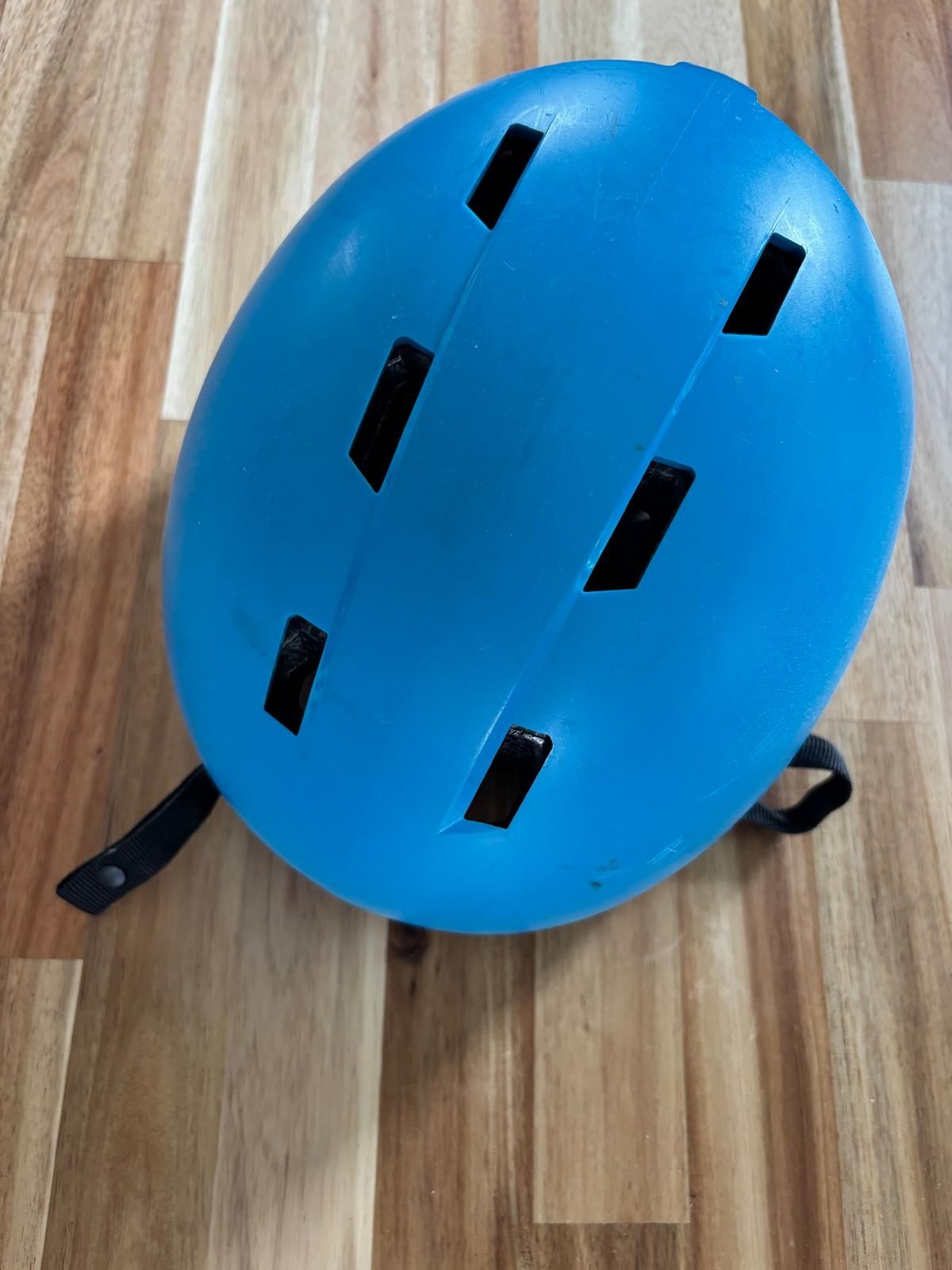 Kask dzieciecy na rolki/narty