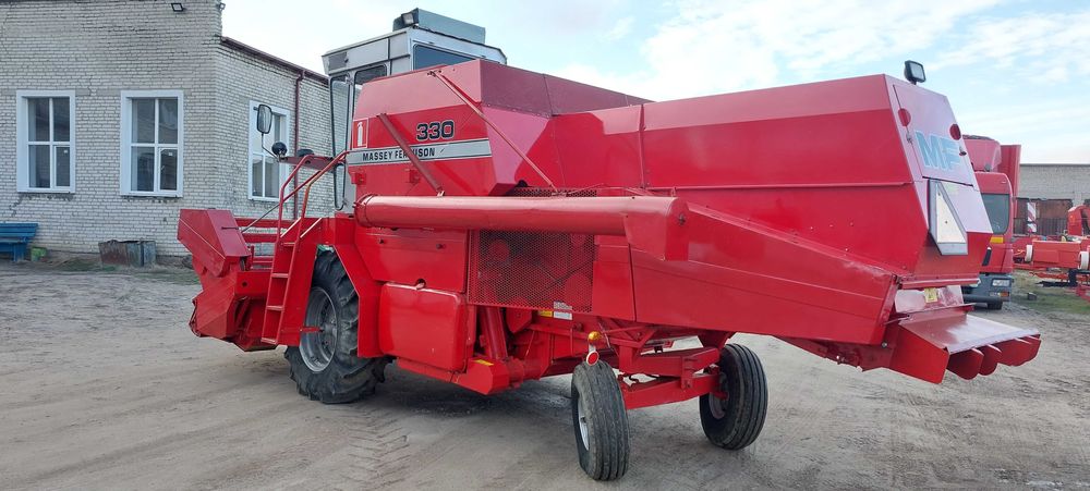 Зернозбиральний комбайн Massey ferguson 330 2.7m