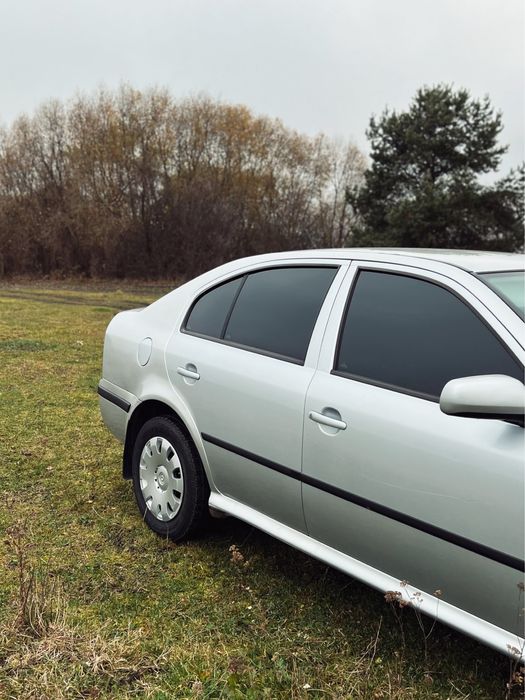 Шкода тур 1.6 MPI (Чешка)