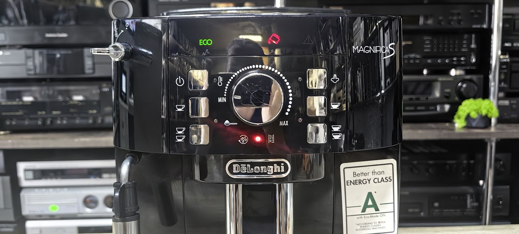 Кавова машина Delonghi Magnifica S