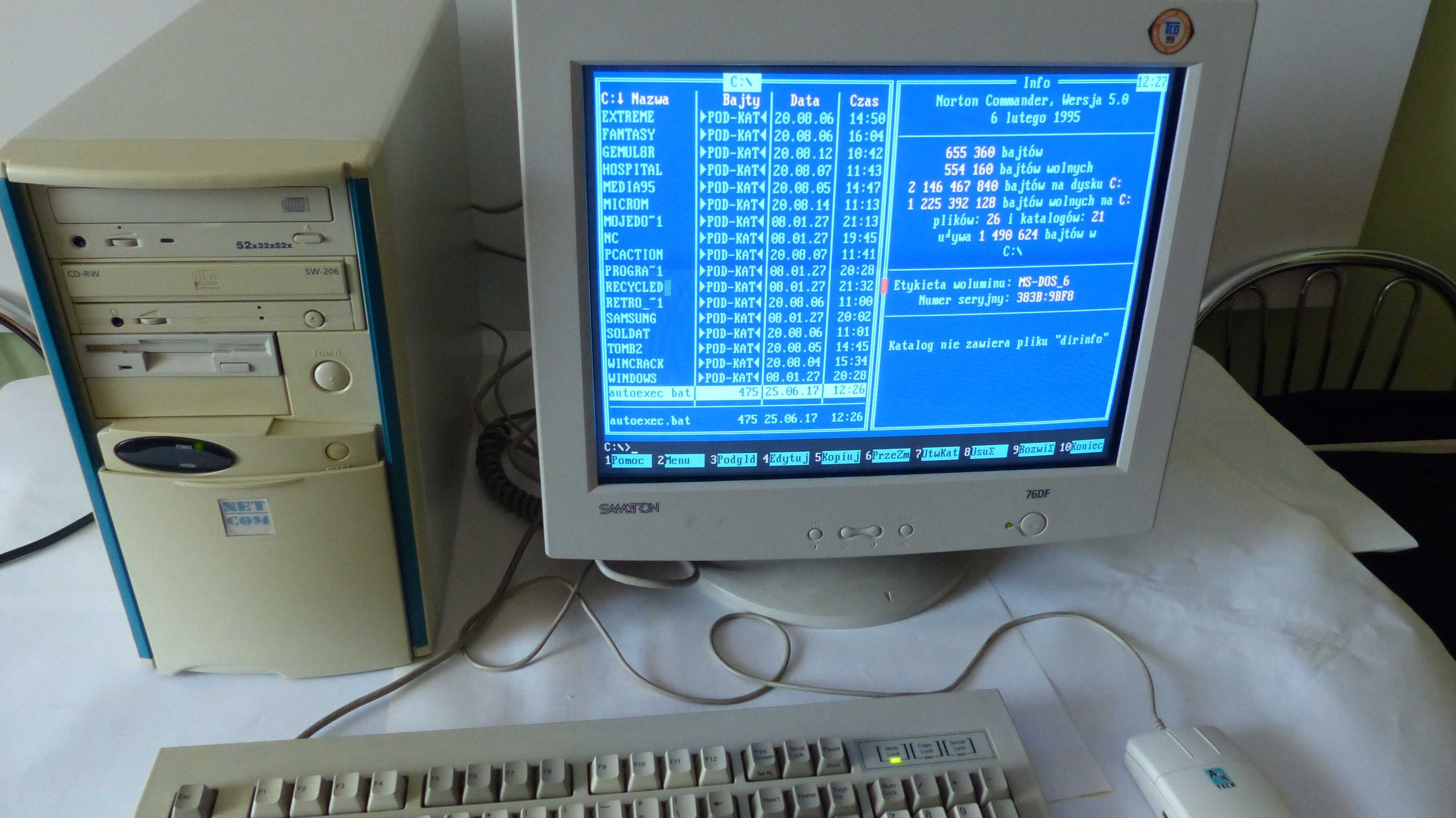 Komputer retro Pentium 160 z monitorem
