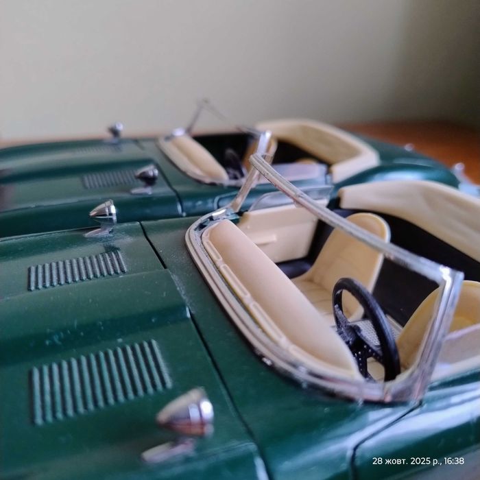 Масштабная модель Jaguar  1961  Bburago Italy    1 : 18