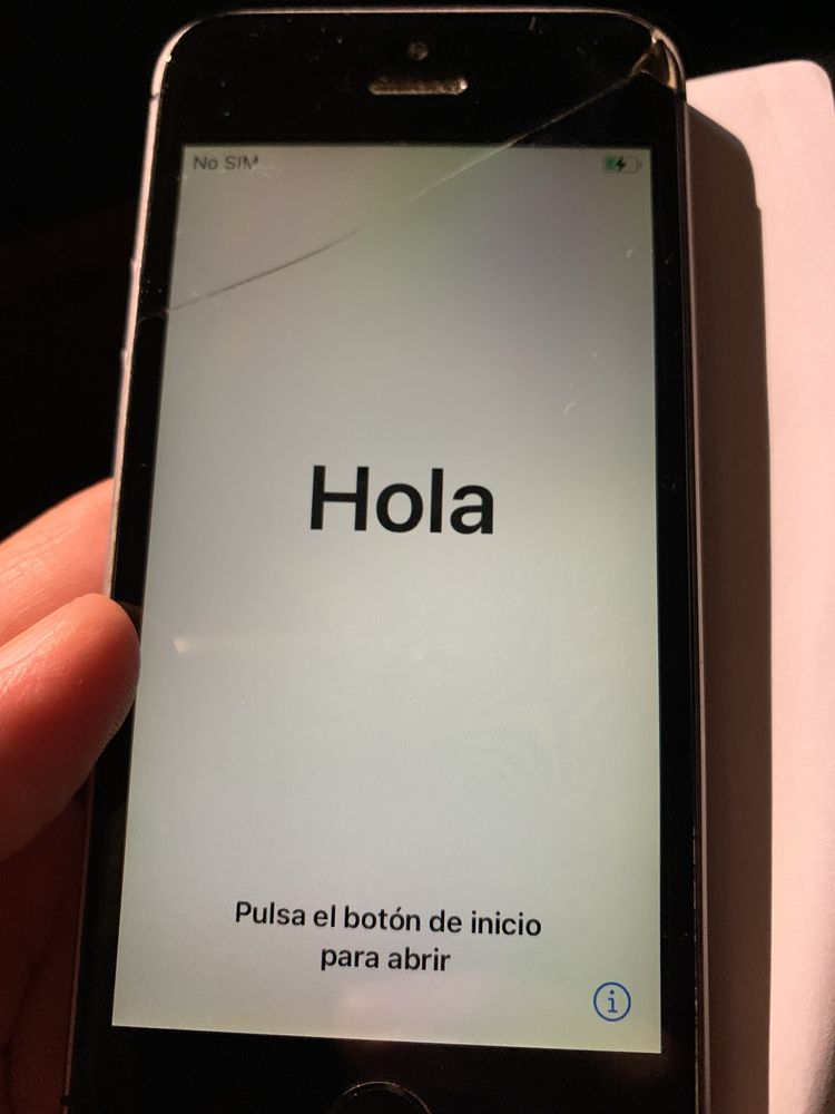 Lote de 5 Iphones 4,4s e SE