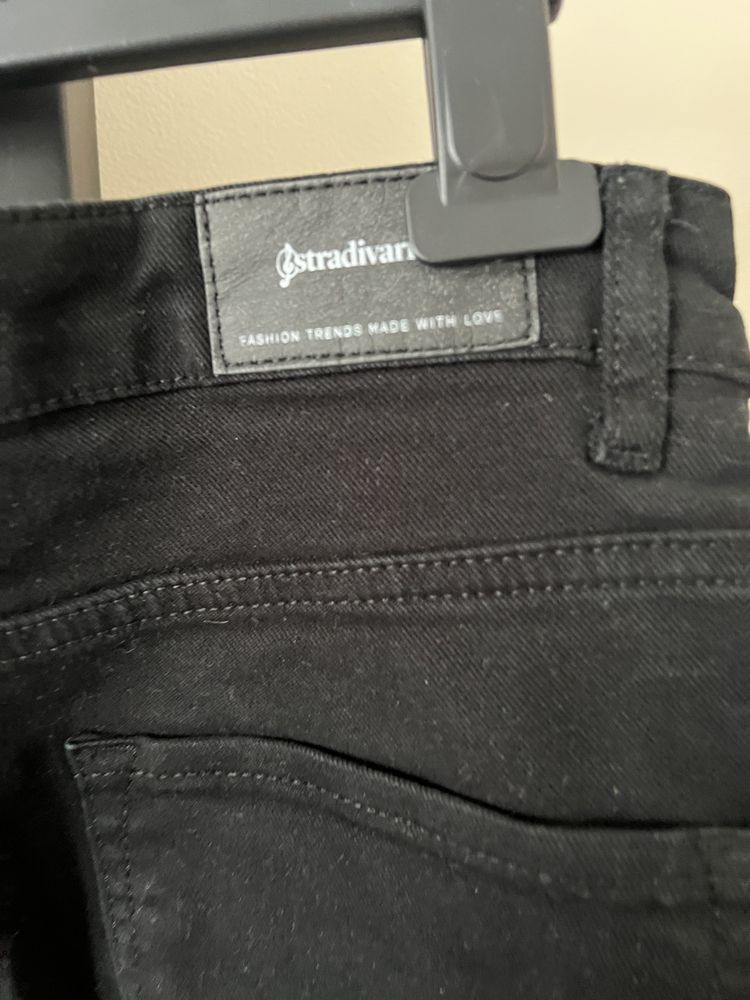 Stradivarius czarne spodnie dżinsowe dzwony bootcut NOWE r. 36-38