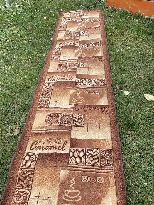 Продам доріжку,в гарному, тані потрібне не значне прання,розмір 1мна 4