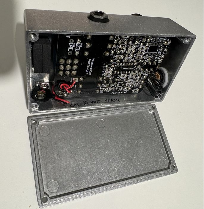 Wren and Cuff, Box of War, Small Foot (Big Muff)